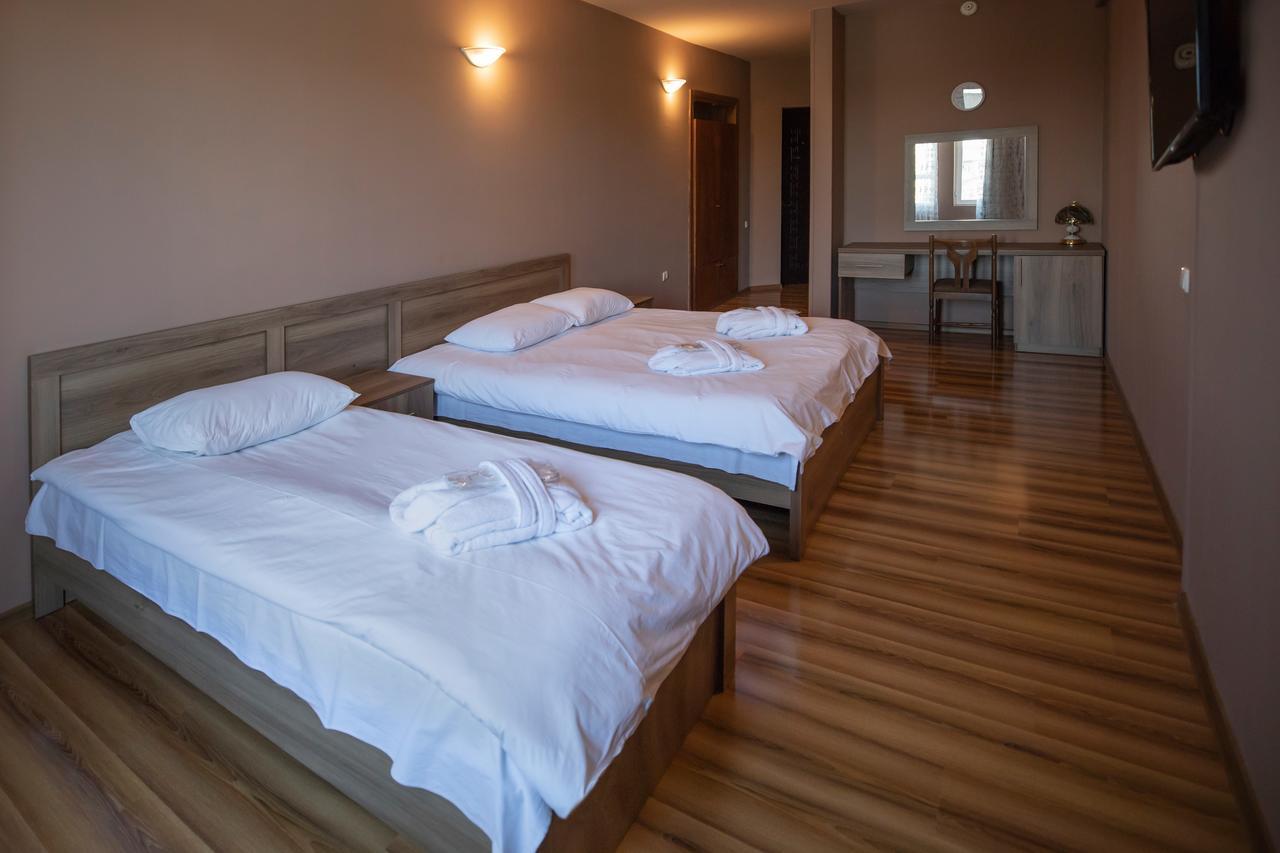 Leader Hotel Gori Exterior photo